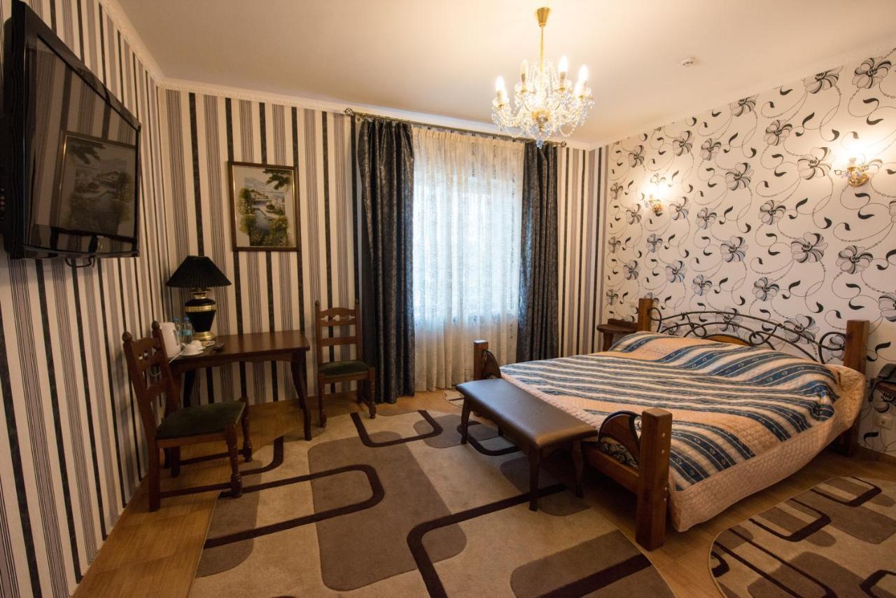 Oazis-M Hotel Babin Exterior photo